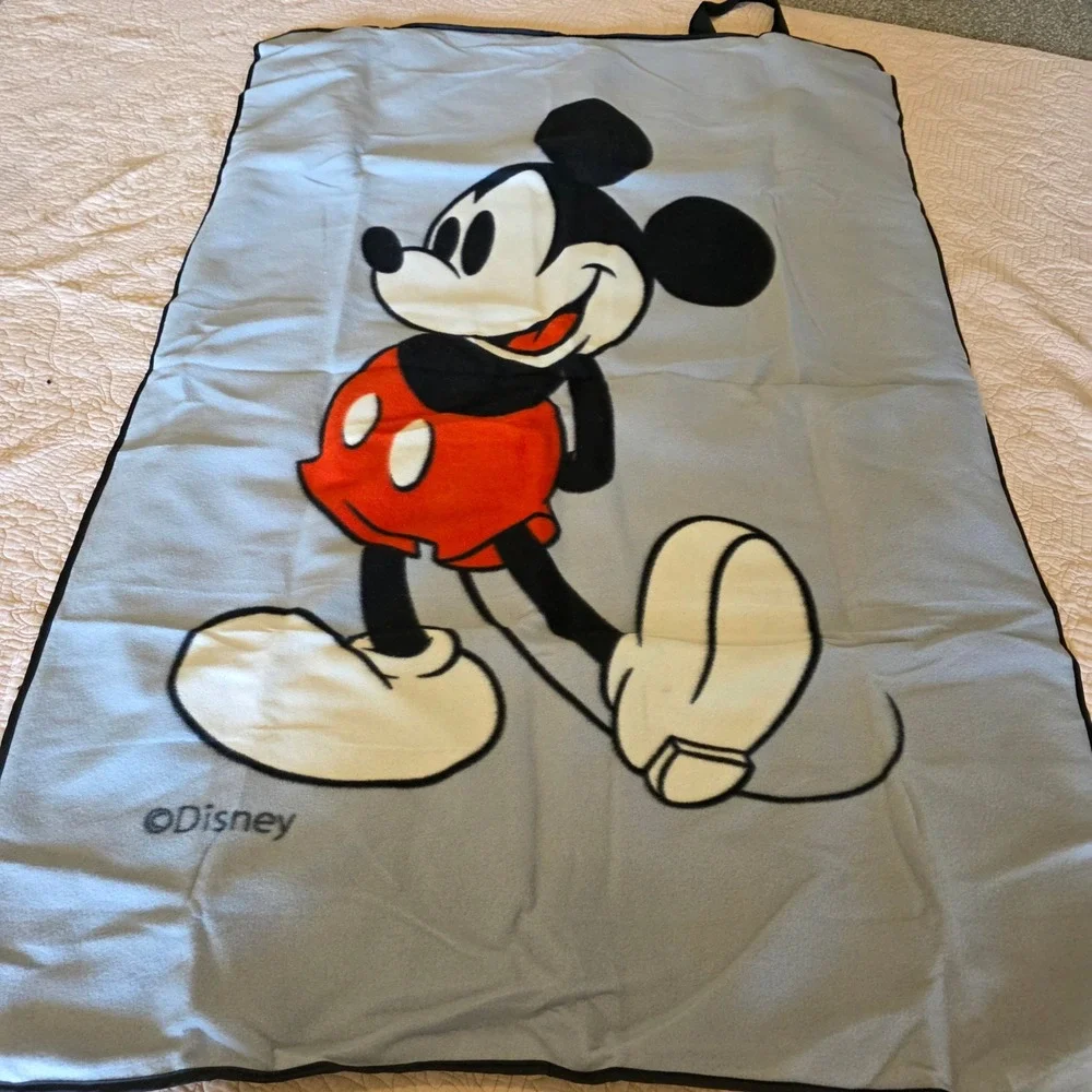 Disney Rewards Mickey Mouse Foldable Picnic Blanket Tote Bag Black Blue Chase